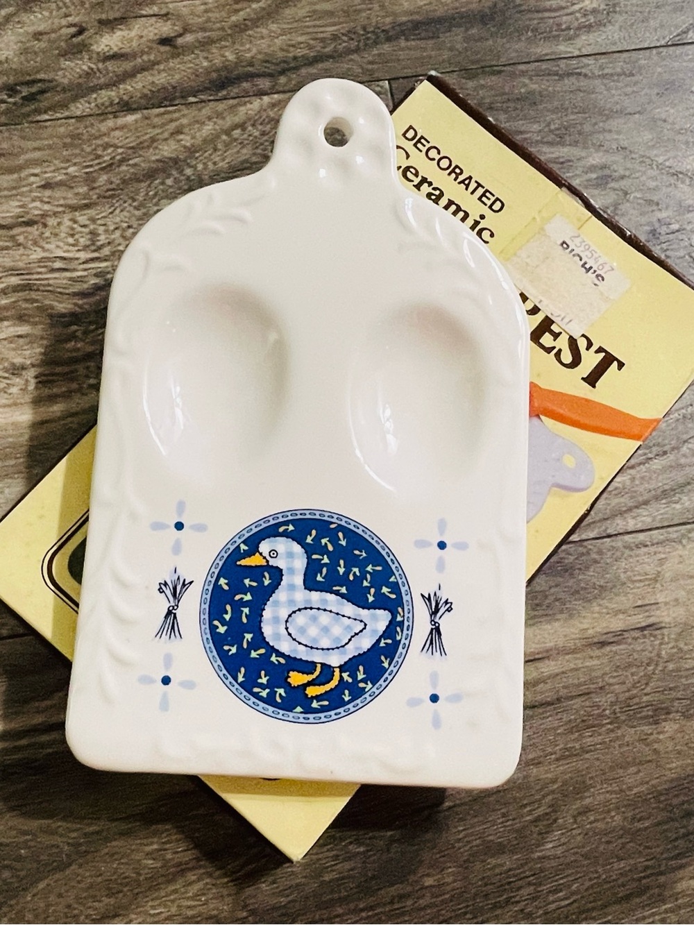 GOOSE!!! New in original box!! Vintage ceramic goose spoon rest.